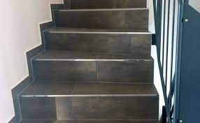 Während gerade und rechtwinklige treppen noch verhältnismäßig einfach zu fliesen sind, wird es bei wendeltreppen schon kniffliger. Treppen Fliesen Fischer Bernhardswald