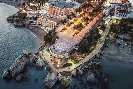 About hostal la ermita is a 37 bedroom hotel with single, double, triple or quadruple rooms. Tropical Coast Und Hohlen Von Nerja Tagesausflug Von Granada 2021 Tiefpreisgarantie