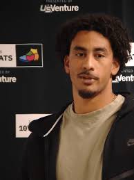 Jordan Love donates 1,300 cleats to youth sports teams in  touchdowns-for-cleats initiative