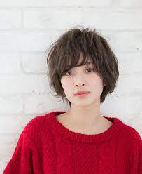 くせ毛風ショート ふんわり隠れパーマでくせ毛の悩みを強みに変える edgy hair short hair haircuts shot hair styles