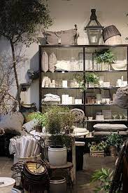 Visual Merchandising Retail Store Display Home Decor And Accessories Whites W Merchandising Ideas Of Store Interiors Retail Store Design Shop Interiors