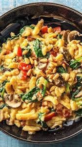 Sommerliche Spinat Spatzle Pfanne Rezept Hellofresh Rezept Gesund Kochen Rezepte Rezepte Gesunde Rezepte