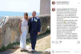 La partecipazione matrimonio è solitamente in cartoncino di vario spessore e tipologia, ed è il supporto sul quale c'è l'annuncio del matrimonio.si dà in genere alle persone che si desidera che siano presenti alla cerimonia, ma non al pranzo, buffet o cena che pensiamo di organizzare. S8gzejsatvojsm