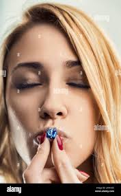 Kiss t giving hi-res stock photography and images