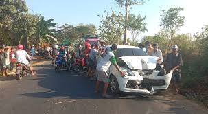 Kecelakaan maut di depan kantor dinas pendidikan sragen. Kecelakaan Hari Ini Mobil Biro Putih Langsung Ringsek Usai Melintasi Margoyoso Dan Gasak Pohon Joglosemar News
