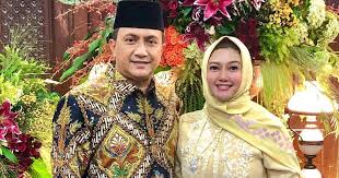 Maybe you would like to learn more about one of these? Bella Saphira Buka Bukaan Soal Nikah Beda Agama