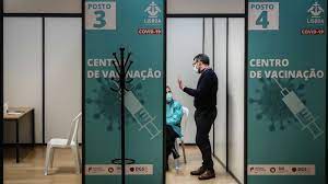 Já o pavilhão da ajuda conta com o seu horário alargado já a partir de hoje, funcionando em regime de atendimento por marcação entre as 09:00 e as 19:00 e em regime casa aberta das 19:00 às 21:00. Vacinacao Casa Aberta Disponivel Desde Hoje Para Maiores De 30 Anos