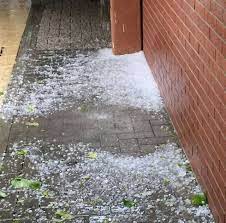 A pianoro abbattuti due pali della luce Meteo Cronaca Diretta Video Bologna Sotto Una Fitta Grandinata Ilmeteo It