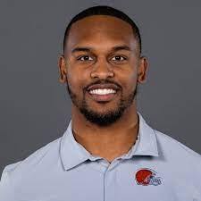 Ashton Grant's Instagram, Twitter & Facebook