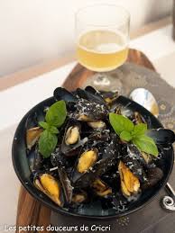 Les Petites Douceurs De Cricri Recette Moules De Bouchot Aop A L Ail Basilic Et Parmesan Recette Moules Moules Recette