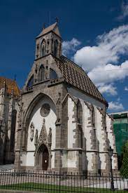 Pôvodne cintorínsky kostolík s kostnicou v štýlovo čistej gotike z konca 14. Kostol Svateho Michala Kosice Wikipedia