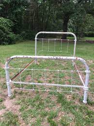 Shop full bed frames at chairish, the design lover's marketplace for the best vintage and used furniture, decor and art. Antique Iron Bed Full Size Bed Farmhouse Decor Shabby Chic By Maggiebleus On Etsy Antique Iron Beds Cast Iron Beds Iron Bed
