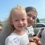 Amira Howard's Instagram, Twitter & Facebook