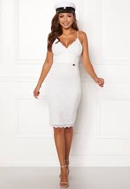 Berenice Lace Dress Vit Klanning Examensklanningar Spetsklanning