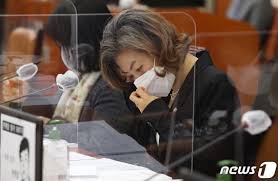 양이원영 의원은 모친의 광명 3기 신도시 부지 매입 건으로, 양향자 의원은 경기 화성시 땅 매입 건으로 각각 서영석 의원은 자신이, 임종성 의원은 가족이 각각 지역구 땅 투기 의혹을 받은 바 있다. íˆ¬ê¸°ì˜í˜¹ ì–'ì´ì›ì˜ ê¹€ê²½ë§Œ ì–'í–¥ìž ë¯¼ì£¼ë‹¹ ì–´ë–»ê²Œ ì²˜ë¦¬í• ê¹Œ ë¶€ì‚°íŒŒì´ë‚¸ì…œë‰´ìŠ¤