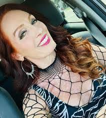 Danielle Ream's Instagram, Twitter & Facebook