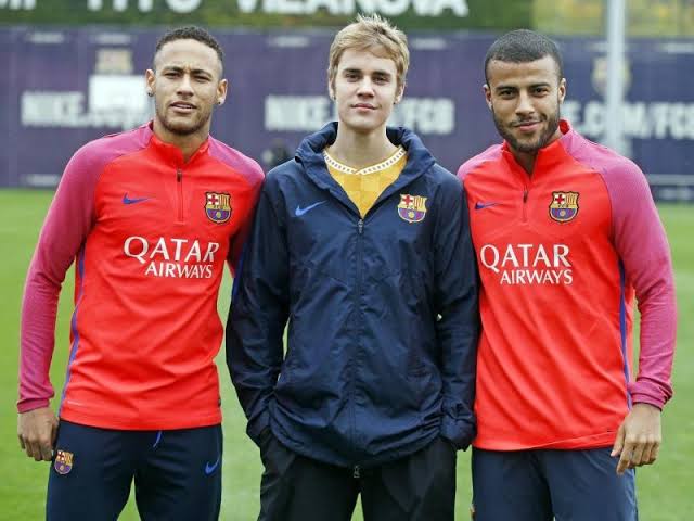 Leute - Justin Bieber kickt mit Messi, Neynmar & Co. - FOCUS