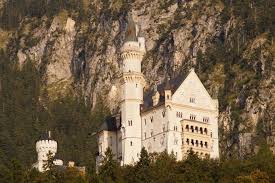 Spektakulär auf einem zerklüfteten felsen hoch über der pöllatschlucht ließ der bayrische könig ludwig ii. Neuschwanstein Und Hohenschwangau Tickets Hohenschwangau De