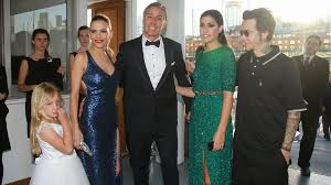 Mientras tanto, marcelo figueiras, presidente de laboratorios richmond, destacó que la farmacéutica se enorgullece del apoyo del rdif y del hecho de que el fondo recurra a nuestra base científica y. La Ventana Indiscreta De Julia Casamiento Nac Pop En El Yacht Club De Puerto Madero Imagenes Parte Iii