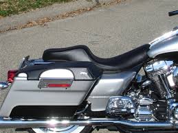 Drivers width 13 ½, with 4 ½ lumbar and various stitch patterns available. Custom Seats Harley Davidson Hd Road King Flhr Flhri Flhrci