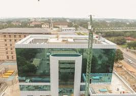 The bank's exceptional approach to excellent service delivery has endeared zenith franchise to its teeming customers. Zenith Bank Head Office De Simone