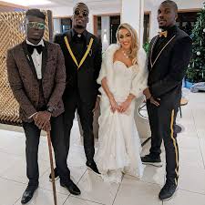 Mais qui est vraiment la femme du milieu de terrain de manchester united ? Florentin Pogba S Est Marie A L Age De 29 Ans Photos Guineefoot