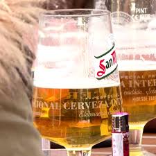 Maybe you would like to learn more about one of these? Offnung Statt Lockdown Englander Feiern Ausgelassen In Pubs Video Stern De