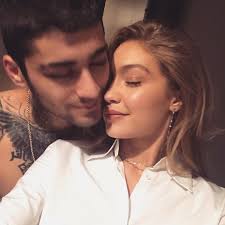 I think they all knew that i have that animal in me, says gigi hadid, relaxed and bright from the december cold. Gigi Hadid Hamil Anak Pertama Dari Zayn Malik