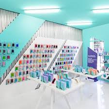 Doctor Manzana Colourful Gadget Shop Interior By Masquespacio Store Design Store Design Interior Shop Design