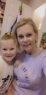 Doris wearing yellow again, i keep noticing it. I hate her biased  commentaries sometimes.