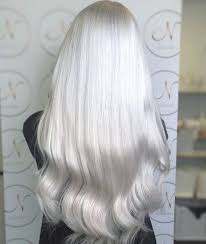 Feb 10, 2021 · pensato sia per capelli biondi e bianchi che per quelli trattati con tinte o decolorazioni, lo shampoo antigiallo di inebrya è un vero toccasana a 360°. Capelli Bianchi I Prodotti Must Have Per Una Chioma Perfetta