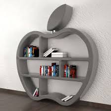 Itu membuat ruangan terasa luas dengan dekorasi desain interior untuk menghias rak buku di dinding. Rak Buku Unik Berbentuk Apple Desain Kamar Rak Buku Rak