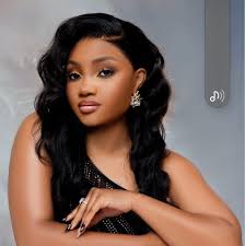 FORMATION PROFESSIONNELLE EN MAKE-UP YAOUNDÉ . Saisissez cette opportunité  de devenir MAKE-UP ARTISTE PROFESSIONNEL a un prix EXCEPTIONNEL ☺️ PLACES  LIMITÉES 🥰 ***INSCRIPTION : 5000 ***DUREE : 1 MOIS ***PRIX. : 100.000F