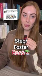 Lona Mason's Instagram, Twitter & Facebook