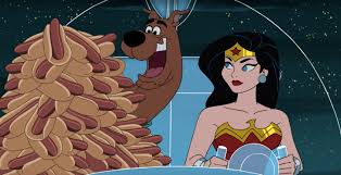 La pandilla de la maquina del misterio deberá unirse a elvira y bill nye para resolver un misterio que se ha salido de control por un conocido. Scooby Doo And Guess Who Trailer Reveals Star Studded Cast Film