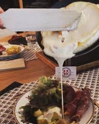 Ce Reblochon Qui Coule La Reblochonnade La Forge De Megeve Laforgedemegeve Reblochonnade Recette Fromage