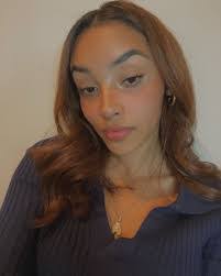 Jasmin Aponte's Instagram, Twitter & Facebook