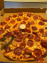 Saylor's Pizza & More Elkhart knocked it out of the park with my pizza  tonight. Sooo delicious. 😋