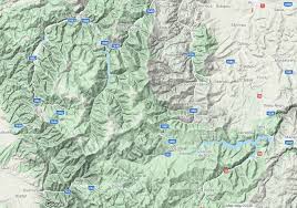 Muntii apuseni constituie o mare atractie turistica a tarii,drept pentru care au fost clasificati ca facand parte din grupa muntilor de o foarte mare complexitate turistica, alaturi de mult mai mediatizatii sai frati, munti din carpatii orientali si meridionali. Apuseni MunÅ£ii VlÄƒdeasa Harta TuristicÄƒ InteractivÄƒ