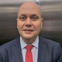 100+ perfis com “Siniscalchi”