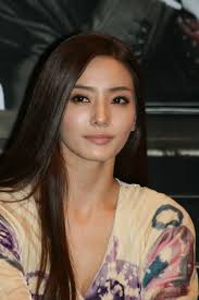 Dah lebih 17 tahun saya meminati lakonannya. Han Chae Young Wikipedia