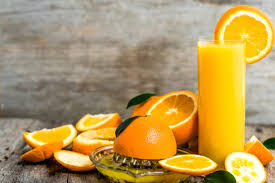 Riche en vitamines c, mais aussi en minéraux et en potassium, le jus d'orange (naturel de préférence) présente de nombreuses vertus pour la santé. Le Jus D Orange Est Il Bon Pour La Sante