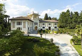 Ville Di Lusso In Vendita E Case Di Lusso Lionard Villa Di Lusso Case Di Lusso Villa