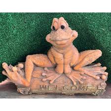 Frog eggs are mainly laid in water and their larval stage as tadpoles have developed tails and internal gills adapted to life underwater. Welcome Frog On A Log Concrete Statue 1086 Wantirna Garden Ornaments And Pots