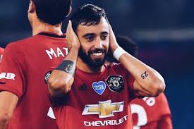 هو يذكرني بآندي كول، من خلال تحركاته داهل منطقة الجزاء، هو حاد للغاية وذكي، ويرصد اللحظة المناسبة. ÙÙŠØ±Ù†Ø§Ù†Ø¯ÙŠØ² Ø§Ù„Ø±ÙˆØ­ Ø§Ù„ØªÙŠ Ø¯Ø¨Øª ÙÙŠ Ø¬Ø³Ø¯ Ù…Ø§Ù†Ø´Ø³ØªØ± ÙŠÙˆÙ†Ø§ÙŠØªØ¯ ÙŠÙ„Ø§ÙƒÙˆØ±Ø©