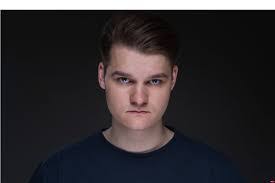 Isabel Winn's Instagram, Twitter & Facebook