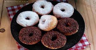 Namun ternyata, tidak semuanya bisa menghasilkan donat yang. Resep Donat Kampung Dengan Toping Cokelat Rasanya Enak Dan Empuk