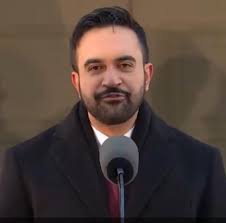 Emily Compagno! Beautiful lady!! ❤️