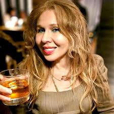 This grifter “influencer” visiting TOLD her server she didn't need to pay  her $300 bill and walked out. : r/NewOrleans