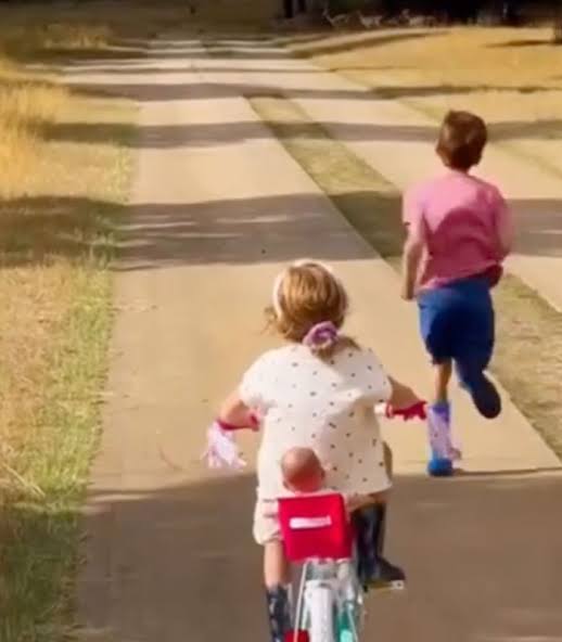 Meghan And Harry Mercilessly Slammed As They Pull Archie And Lilibet From School  After Just 2 Days | Bored Panda